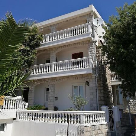 Apartmani Luksic 수토모레 외부 사진