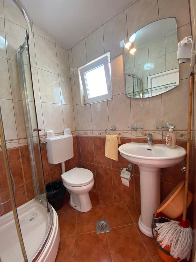 Apartmani Luksic 수토모레 외부 사진