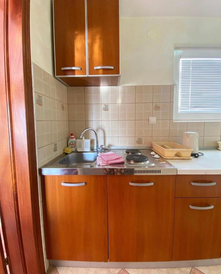 Apartmani Luksic 수토모레 외부 사진