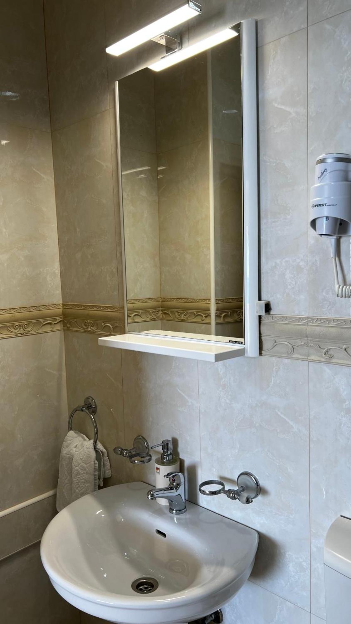 Apartmani Luksic 수토모레 외부 사진