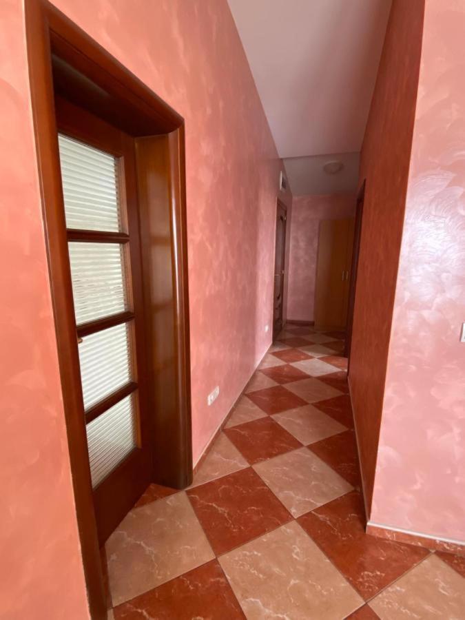 Apartmani Luksic 수토모레 외부 사진