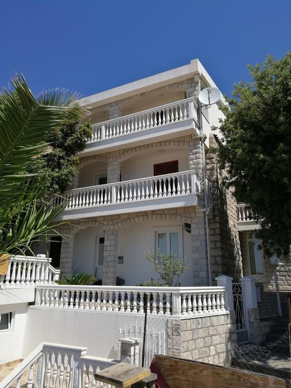 Apartmani Luksic 수토모레 외부 사진