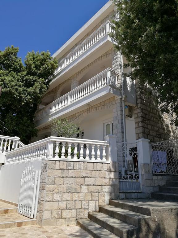 Apartmani Luksic 수토모레 외부 사진